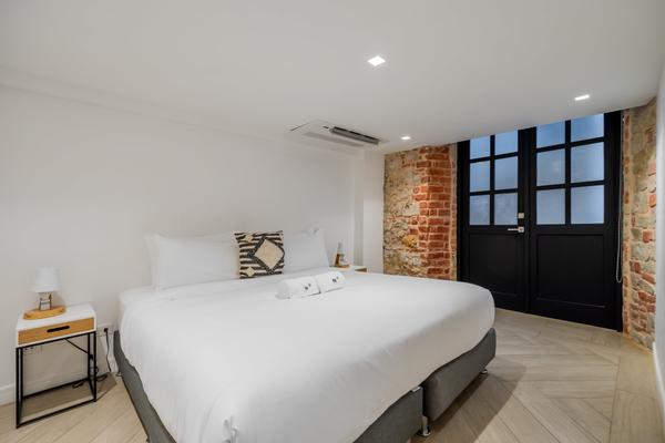 Majestic Duplex in Plaza Catedral