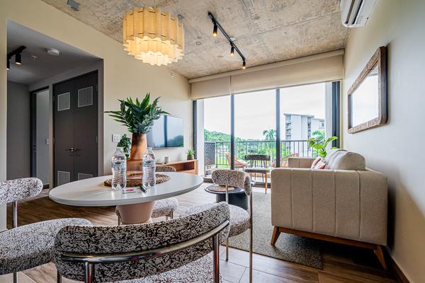 Modern 2BR w/ Great Deco in Centriqo