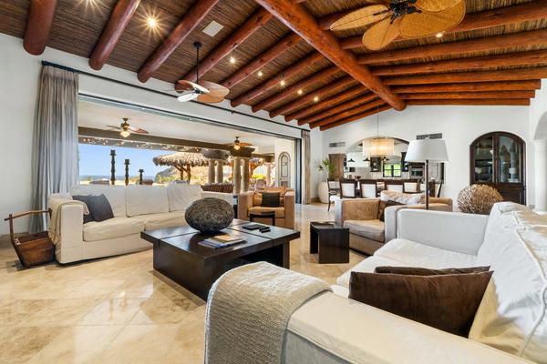 Serene 6BR Villa w/ Fantastic Terrace & Pool