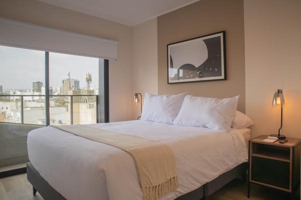 Charming 2BR w/ Balcony in Miraflores