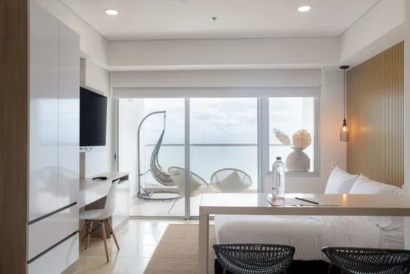 Spectacular Loft w/ Balcony in Crespo