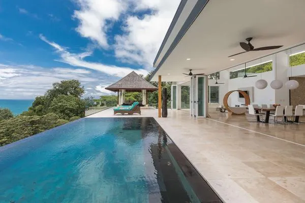 Expansive 5BR Villa w/ Ocean & Jungle Views