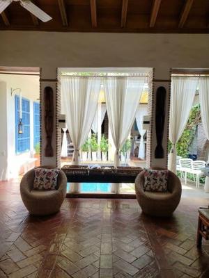 w *| Sensational 4BR House w/ pool in Cartagena