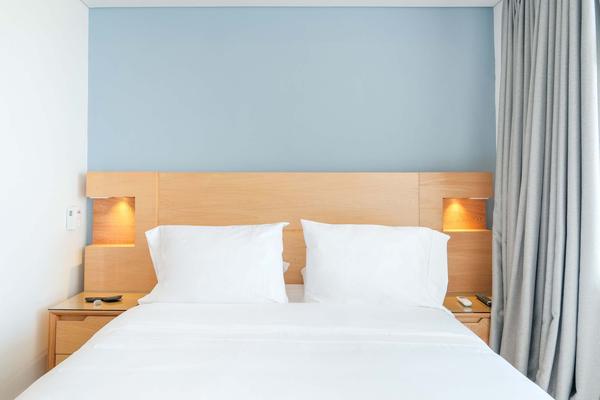 Warm & Welcoming 1BR w/ Scenic Views and Pool