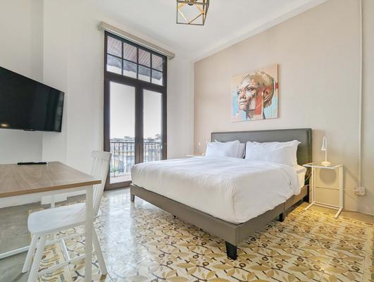 Stylish & Cozy 3BR w/ Balcony in Casco Viejo