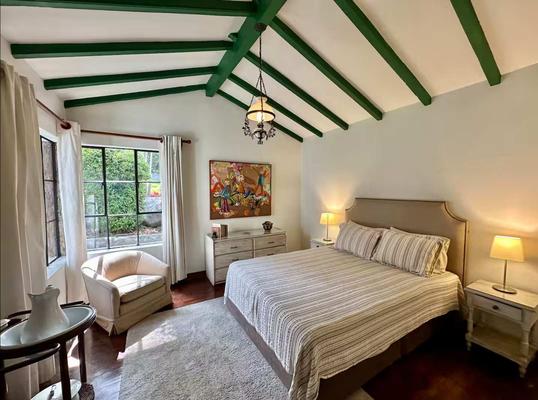 Charming 4BR Getaway w/ Pool, BBQ & Clay Oven