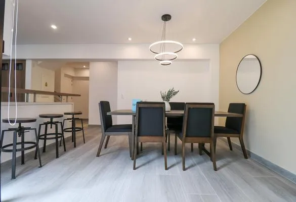 Grandiose Duplex w/ Modern Deco in Miraflores