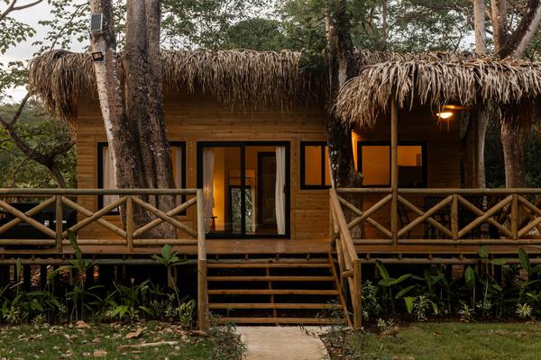 Eco 2BR Bungalow with Lush Nature Views