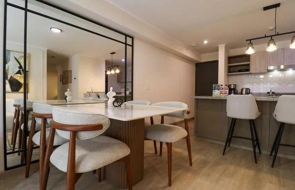 Premium 3BR w/ AC & Balcony  in Miraflores