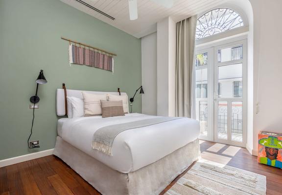 Bright 2BR w/ Balcony in Casco Viejo