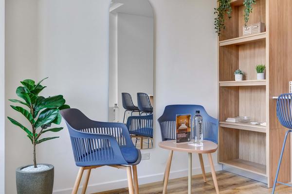 Stylish & Cozy Duplex Loft in Zona G