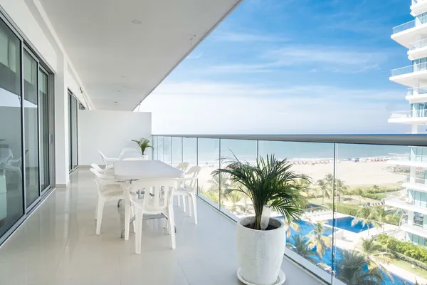 Luxury 2BR w/ Balcony in Sunset Beach