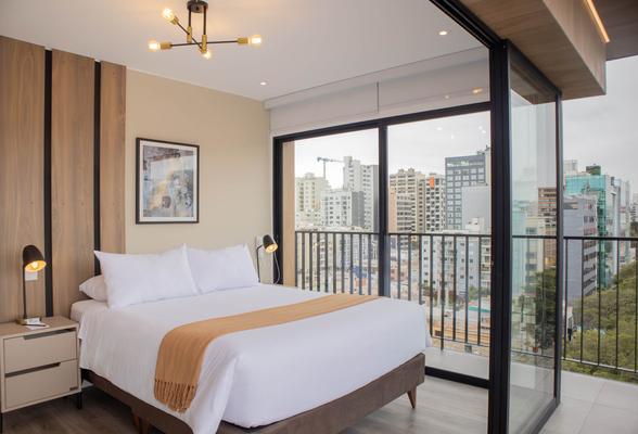 Amazing 3BR w/ Balcony in Miraflores