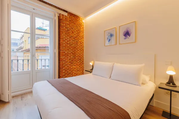 Modern 2BR at Palacio Real