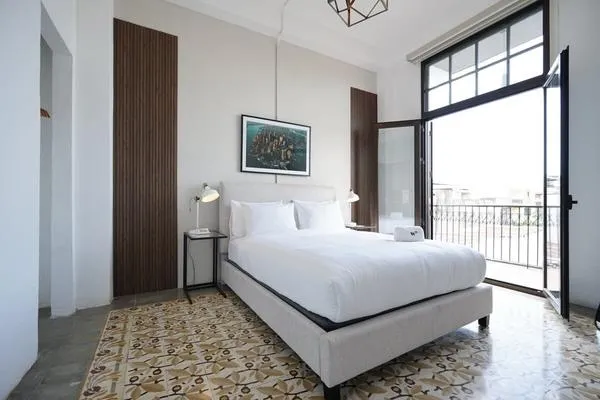 Furnished 2BR with Balcony in Casco Viejo
