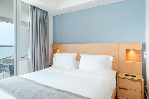 Warm & Welcoming 1BR w/ Scenic Views and Pool