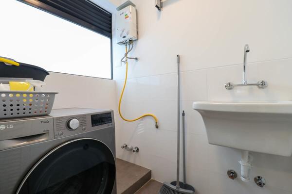 Elegant 2BR with Balcony in Miraflores