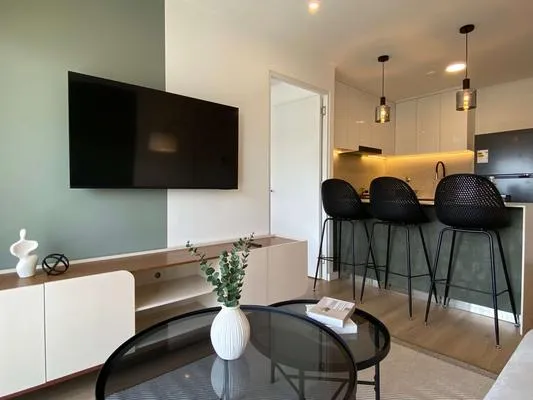 Deluxe 2BR w/ Balcony & View in Miraflores