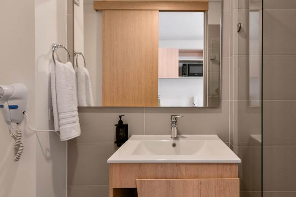 Comfy Loft w/ Perfect Deco in Santa Barbara