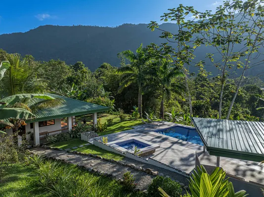 Luxury 3BR Rainforest Villa w/ Oceanview Pool
