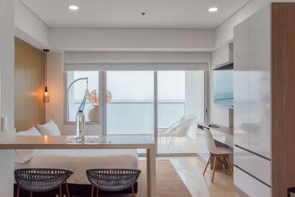 Lovely Loft with Beachfront Balcony in Crespo