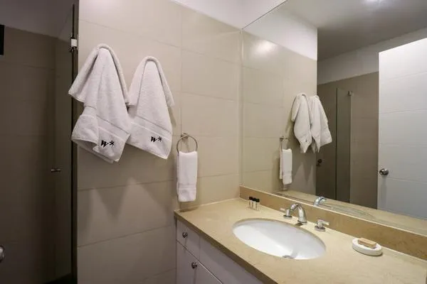 Picturesque 2BR with Balcony in Miraflores