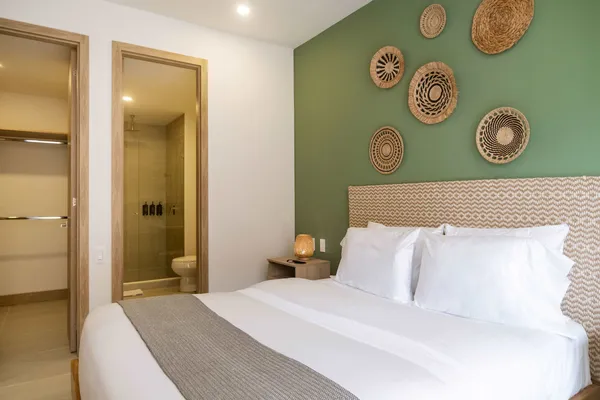 Minimalist 1BR Amazing View in Morros Eos