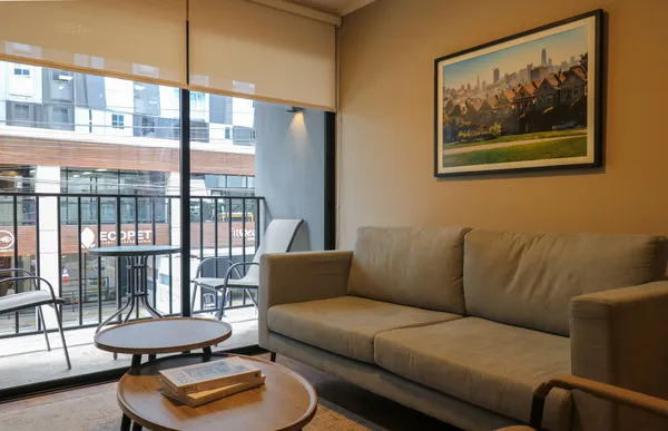 Design-Forward 2BR w/ Balcony in Miraflores