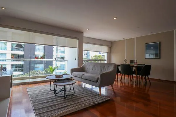 Deluxe 3BR Duplex w/ Balcony in Miraflores