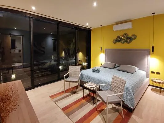 Quiet 4BR Villa with Pool & Terrace in Ica