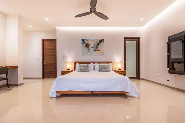 Luxury 3BR Rainforest Villa w/ Oceanview Pool