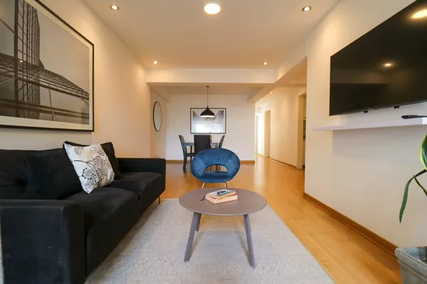 Lovely 3BR with Balcony in Miraflores