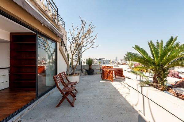 Charming Art Deco Triplex in CDMX