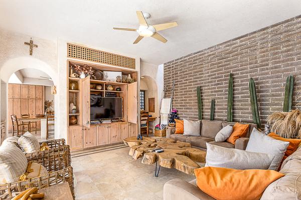 Chic 5BR Oceanview Villa w/ Pool in Pedregal