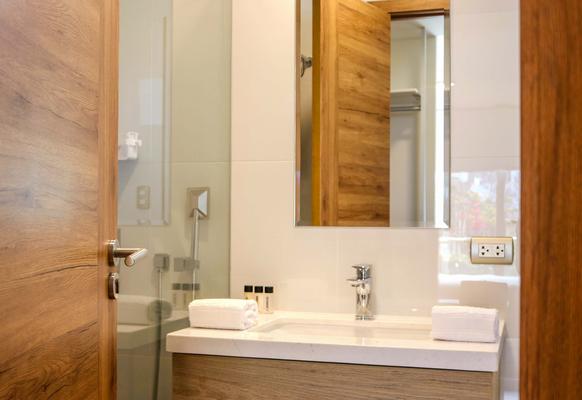 Upscale 2BR with Balcony in Barranco